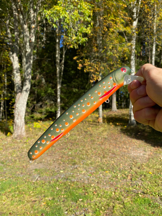 Westin Jätte 23 cm flytande – handmålad Arctic Char, unik
